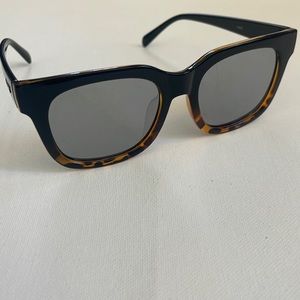 QUAY “Libre” Brown/Black Sunglasses